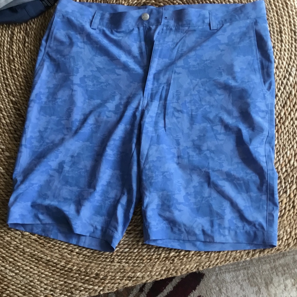 Peter Millar size 36 Blue Camouflage Shorts